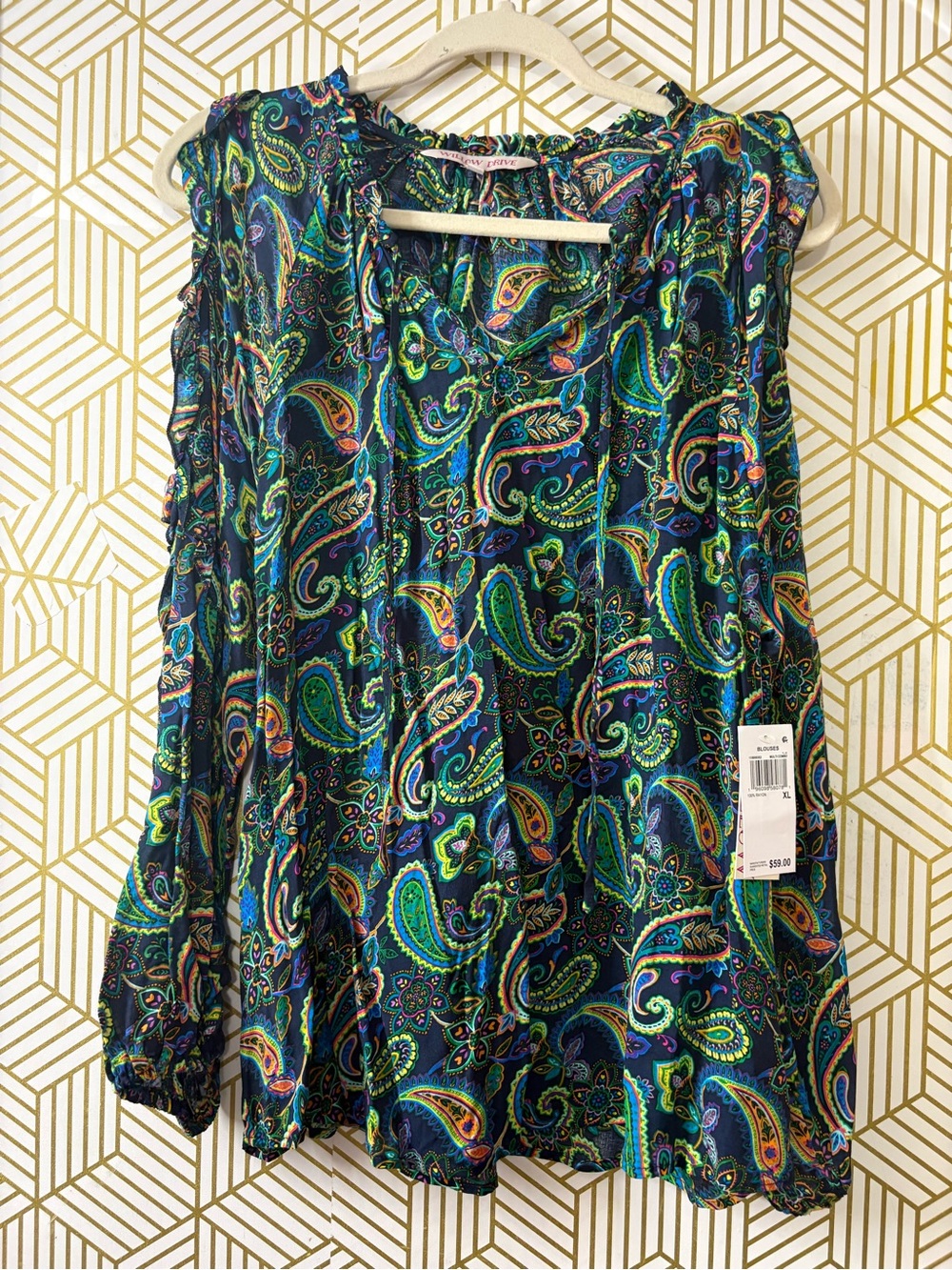 Willow drive Women’s Paisley Print cold shoulder Blouse XL